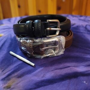 NIB. 2 WOMEN'S SUODEY SKINNY BELTS.